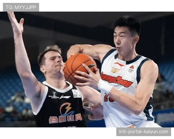 广东防守专注度压制北京,篮板球仅少2个对抗豪华内线群 广东防守专注度压制北京,篮板球仅少2个对抗豪华内线群